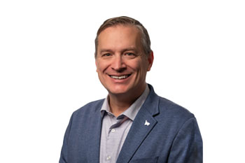 Headshot of Daniel Elswick